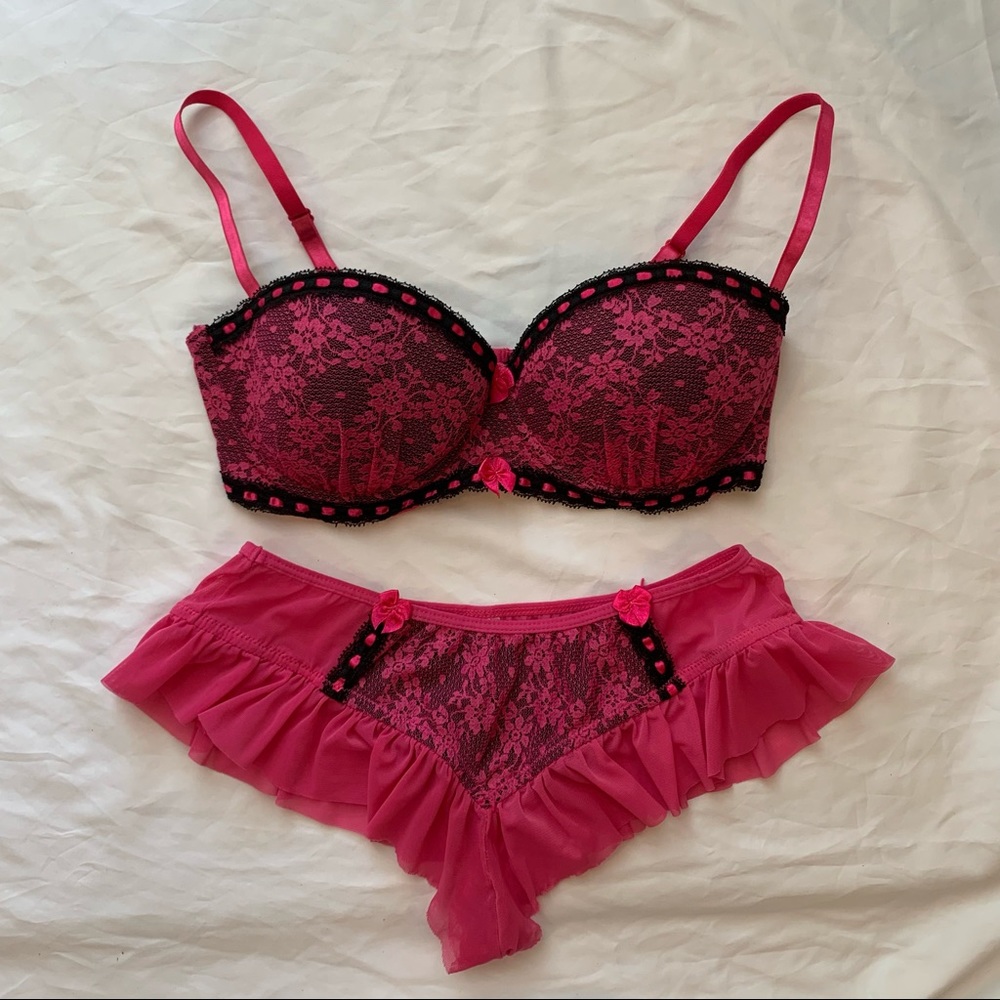 NWOT sophie b. Lace and Mesh Bra and Frilly Panty Set